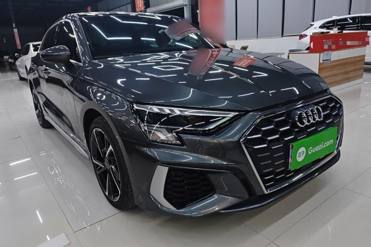 奥迪A3 2023款 改款 Sportback 35 TFSI 时尚运动型车身外观3