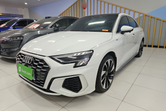 奥迪A3 2024款 A3L Limousine 35 TFSI 时尚运动型