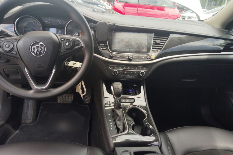 别克 威朗 2017款 三厢 20T 双离合精英型中控内饰12