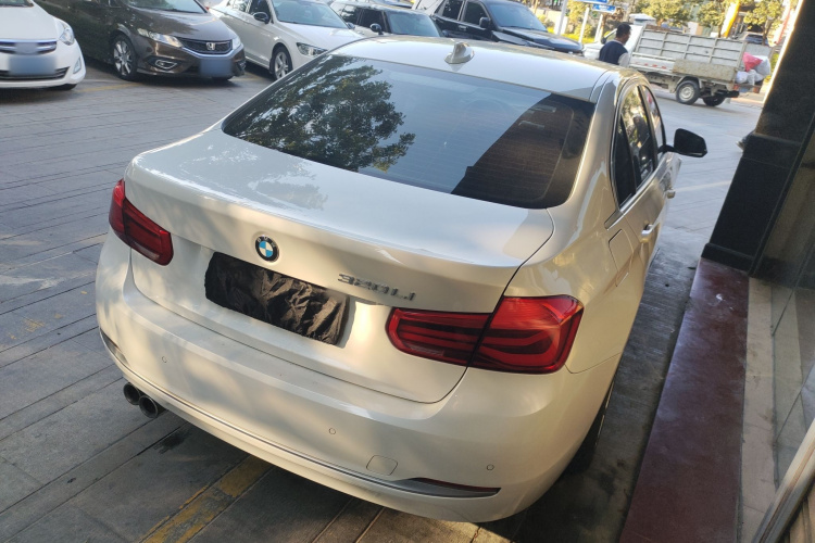 宝马3系 2018款 320Li 时尚型车身外观7