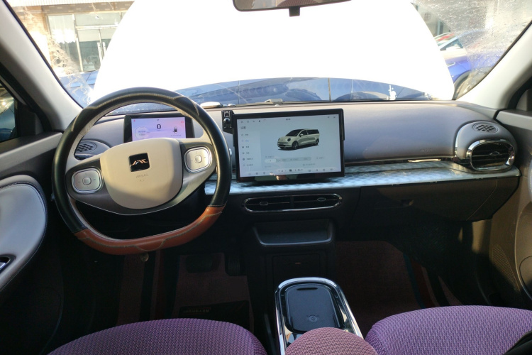江淮钇为 钇为3 2023款 405km Lite中控内饰12