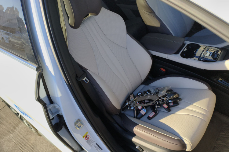 比亚迪 宋PLUS新能源 2025款 DM-i 智驾版 112KM 尊荣型局部细节41