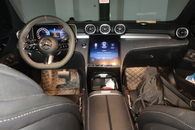 奔驰C级 2023款 C 260 L 皓夜运动版中控内饰7002