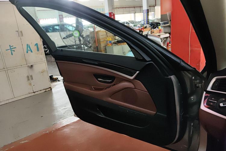 宝马5系 2014款 520Li 典雅型中控内饰47