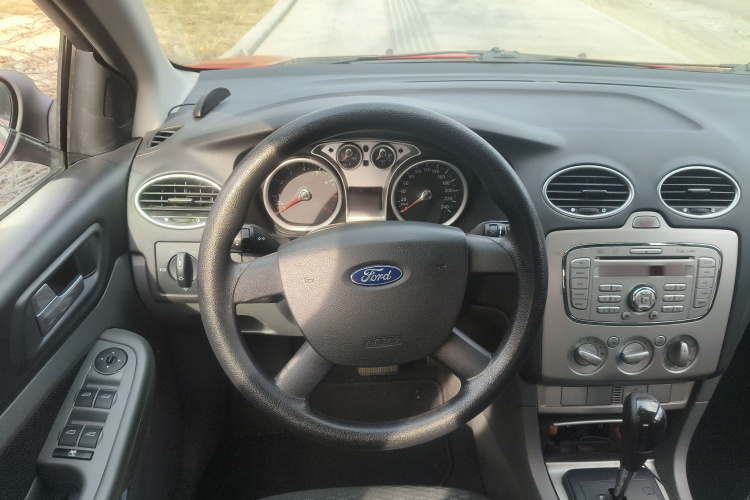 福特 福克斯 2013款 两厢经典 1.8L 自动基本型中控内饰13