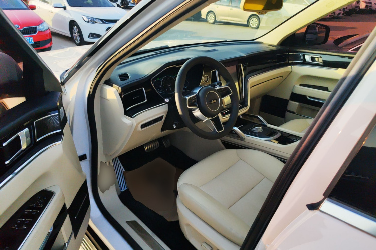 众泰T700 2017款 1.8T 双离合尊贵型中控内饰7002