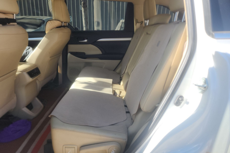 丰田 汉兰达 2021款 2.0T 四驱精英版 7座中控内饰21