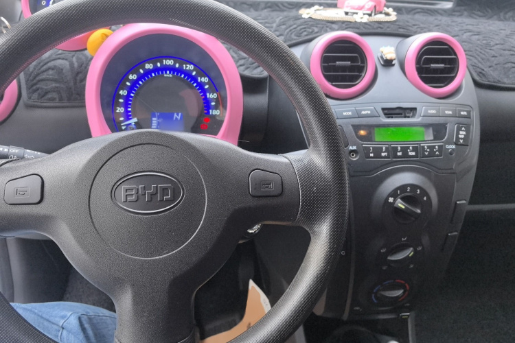 比亚迪F0 2015款 1.0L AMT 铉酷型中控内饰12