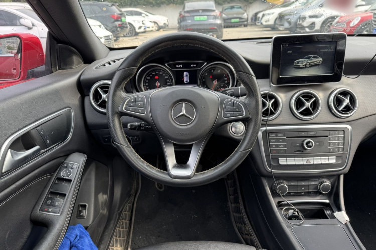 奔驰CLA 2017款 CLA 200 动感型局部细节9004