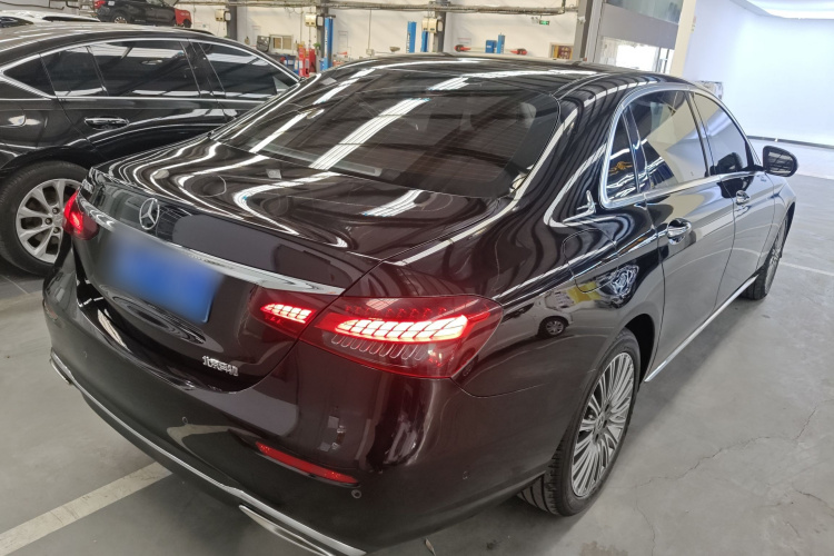 奔驰E级 2021款 改款 E 300 L 时尚型车身外观7