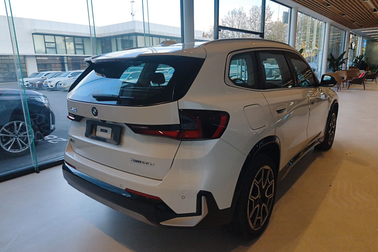 宝马X1 2023款 sDrive25Li X设计套装车身外观7