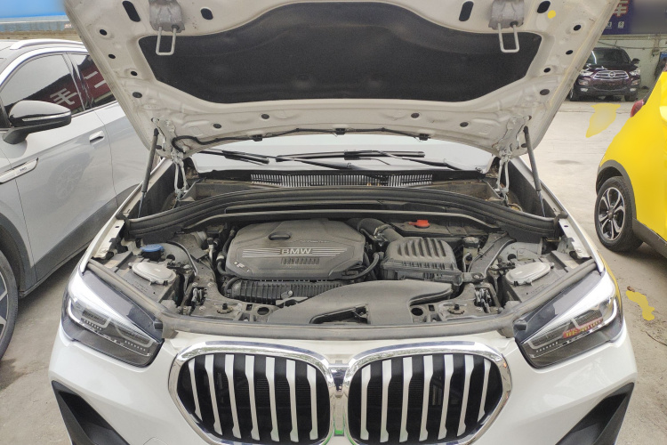 宝马X1 2022款 sDrive25Li 领先型机舱底盘24