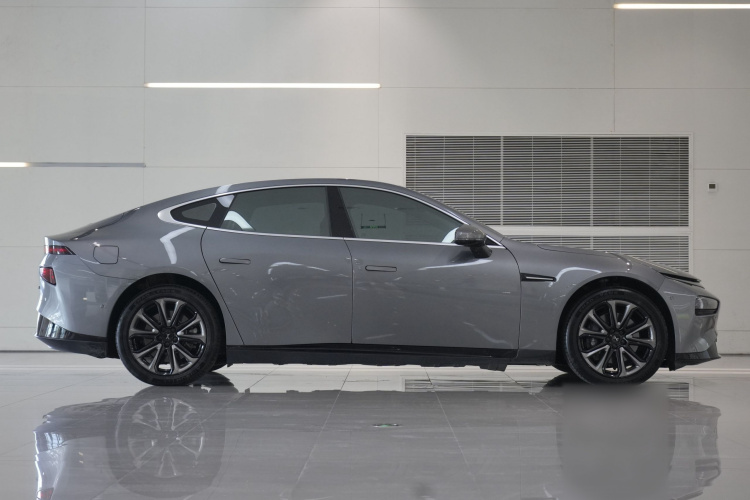 小鹏P7 2022款 480N+车身外观6003