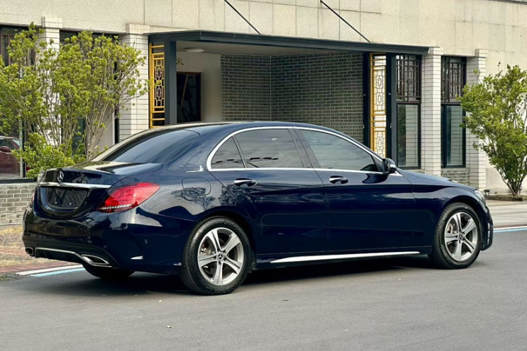 奔驰C级 2019款 改款 C 260 L 运动版车身外观6001