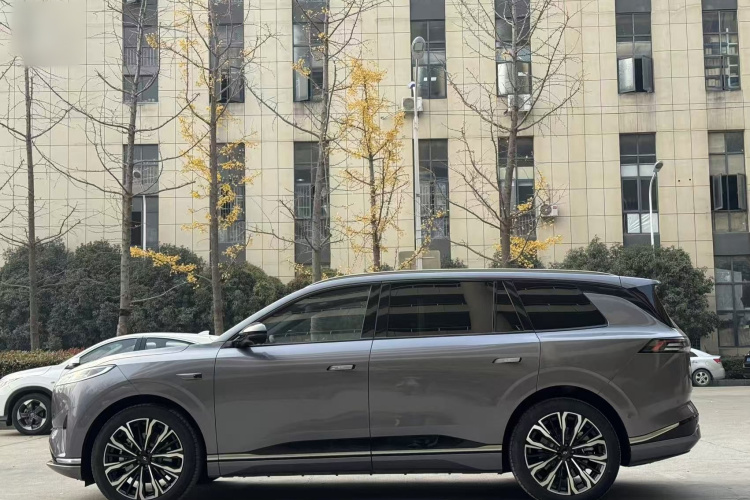 东风奕派 eπ008 2026款 六座纯电家享版车身外观6009