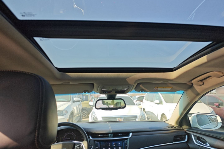 凯迪拉克XTS 2018款 28T 精英型中控内饰22