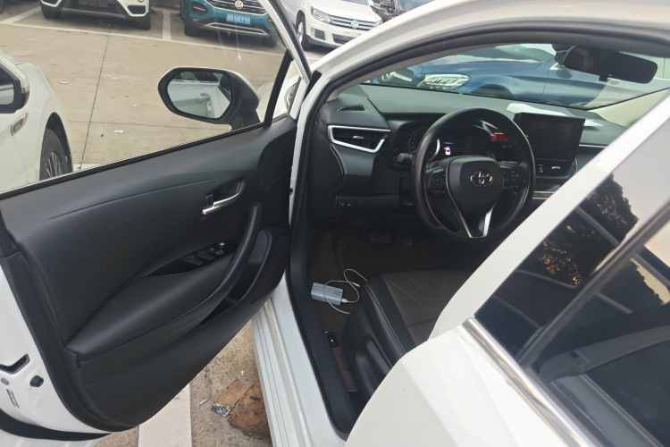 丰田 亚洲狮 2022款 2.0L 先锋版中控内饰7003