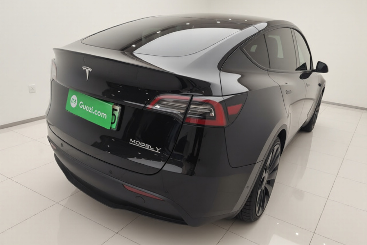 特斯拉 Model Y 2022款 Performance高性能全轮驱动版车身外观7