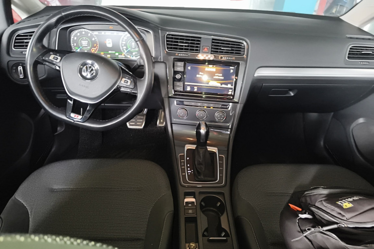 大众 高尔夫 2019款 280TSI DSG舒适型 国VI中控内饰7002