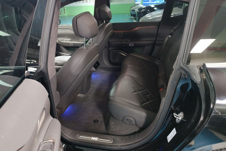 蔚来ET7 2022款 100kWh中控内饰7004