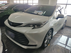 丰田 赛那SIENNA 2023款 2.5L混动 尊贵版
