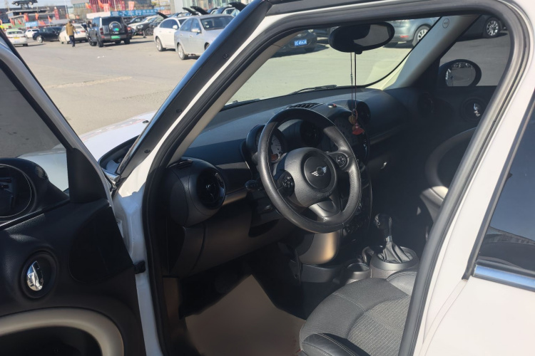 MINI Countryman 2011款 1.6L COOPER Fun车身外观6007
