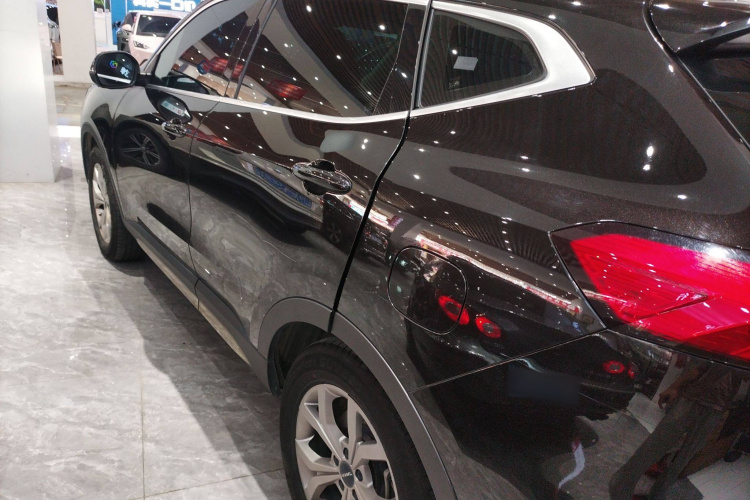 哈弗H6 2021款 国潮版 1.5T 自动冠军版车身外观4