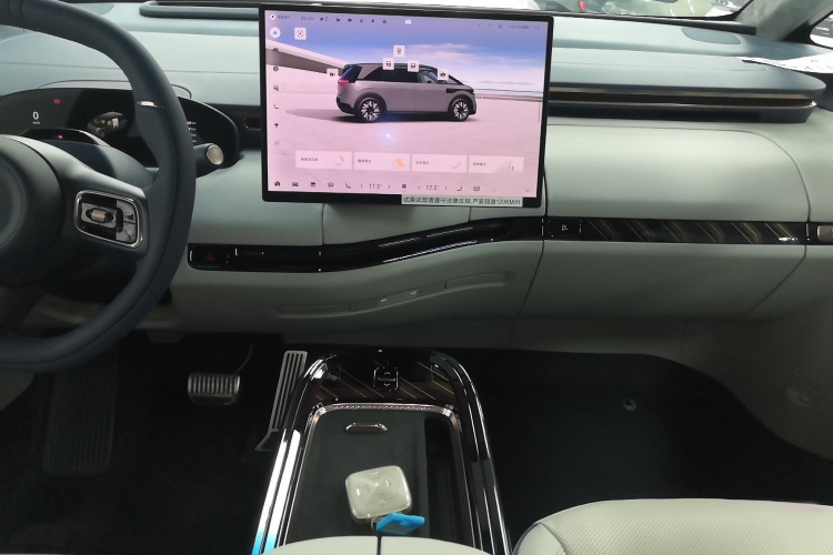 极氪MIX 2025款 长续航智驾版局部细节16