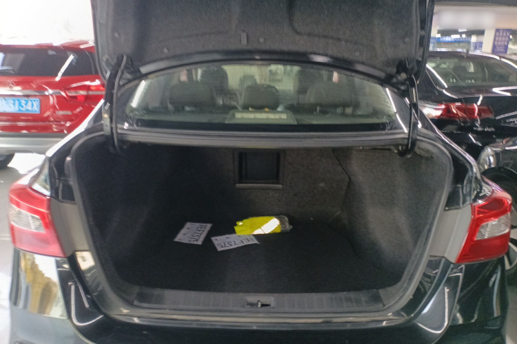 日产 轩逸 2018款 1.6XV CVT尊享版机舱底盘23