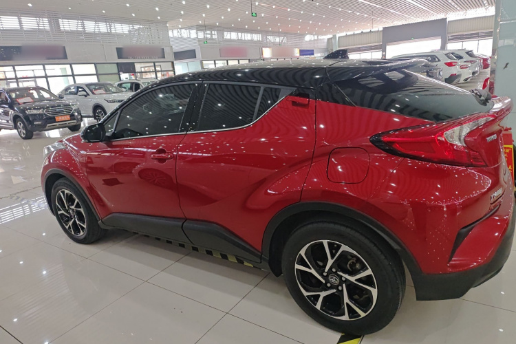 丰田C-HR 2020款 2.0L 领先版车身外观4