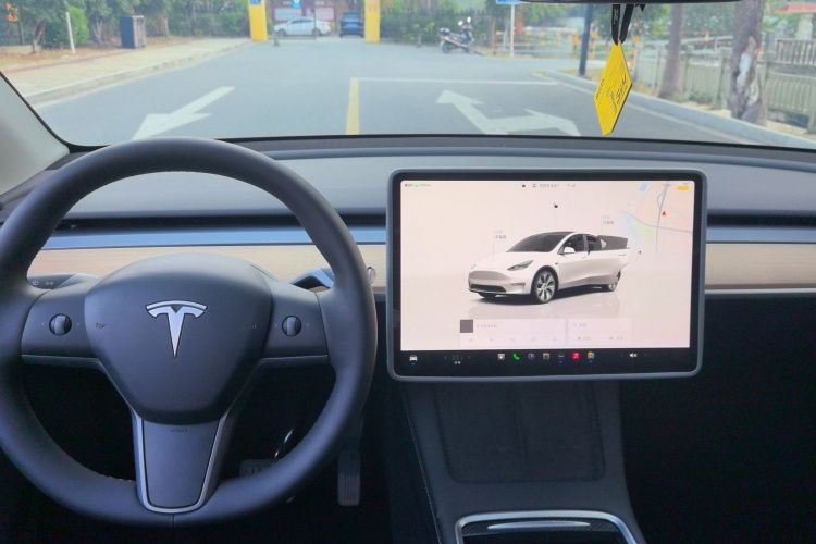 特斯拉 Model Y 2022款 改款 后轮驱动版中控内饰7002