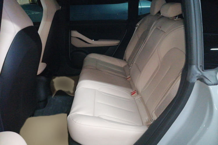 蔚来ET5 2022款 75kWh中控内饰7004