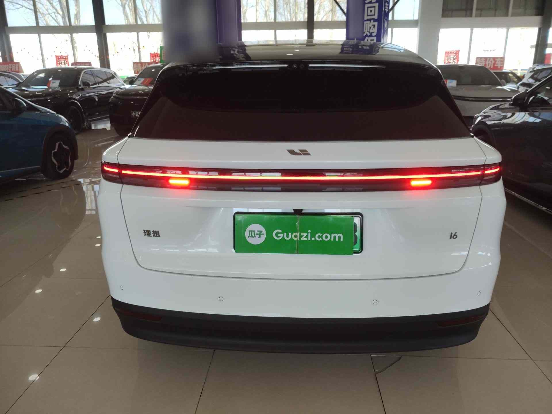 理想汽车 理想i6 2025款 两驱标准版(3)