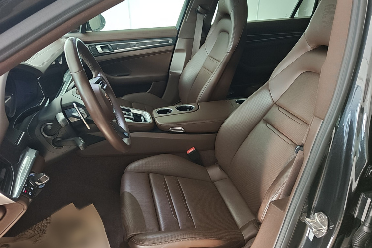 保时捷 2023款 Panamera 4 行政加长版 2.9T局部细节19