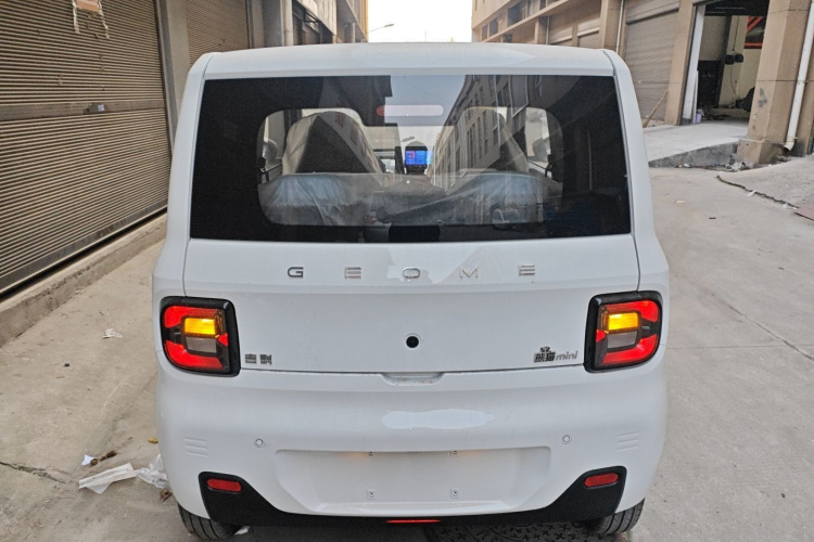 吉利银河 2024款 熊猫mini 200km 耐力熊车身外观6004