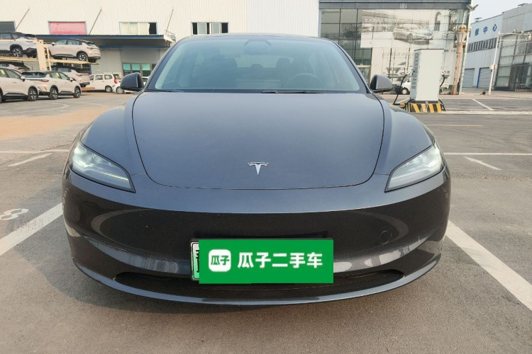 特斯拉 Model 3 2023款 后轮驱动版车身外观2