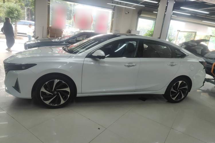 长安 锐程PLUS 2023款 1.5T DCT领航型车身外观4