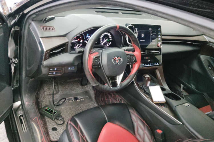 丰田 亚洲龙 2019款 2.5L 进取版 国VI中控内饰7002