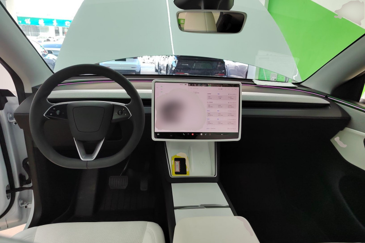 特斯拉 Model Y 2025款 后轮驱动版中控内饰12