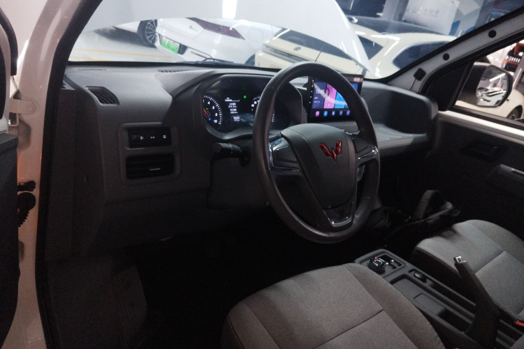 五菱汽车 五菱扬光 2024款 300km 舒适型客车版 60kW中控内饰12