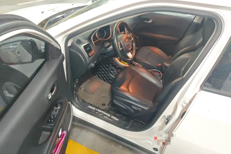 Jeep 指南者 2019款 200TS 自动优享-互联大屏版中控内饰20