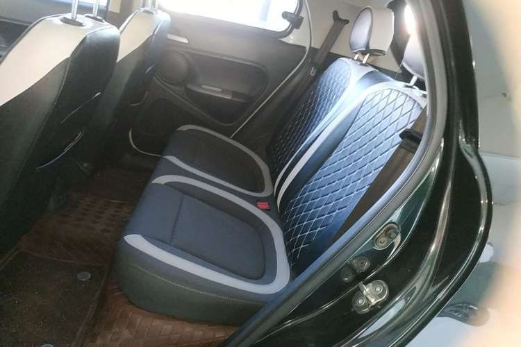 欧拉黑猫 2021款 301km 基础型中控内饰21