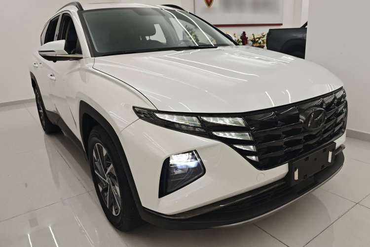 现代 2023款 途胜L 1.5T 自动两驱GLX精英版车身外观3