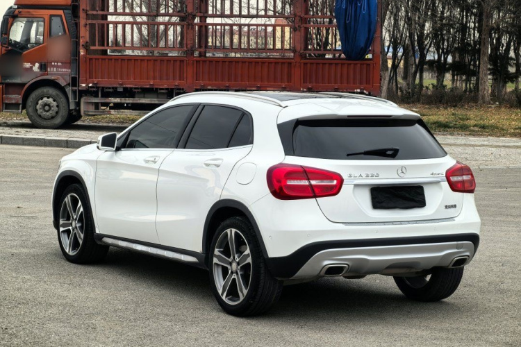 奔驰GLA 2016款 GLA 220 4MATIC 豪华型车身外观6004