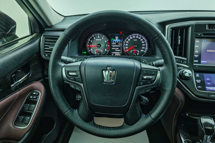 丰田 皇冠 2018款 2.0T 运动版中控内饰7006