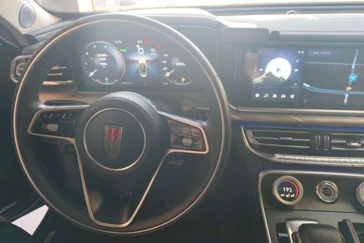 红旗H9 2023款 2.0T 智联旗享版中控内饰12