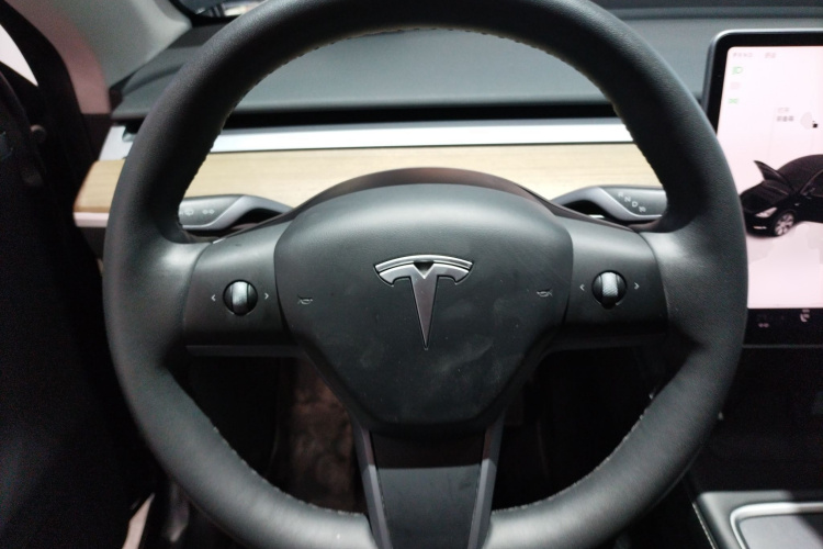 特斯拉 Model Y 2022款 改款 长续航全轮驱动版局部细节13