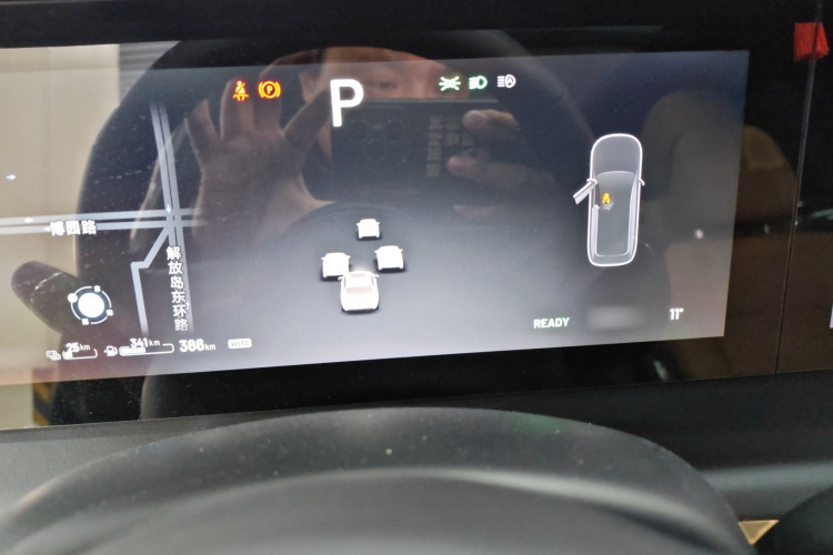 理想汽车 理想ONE 2021款 增程6座版局部细节14