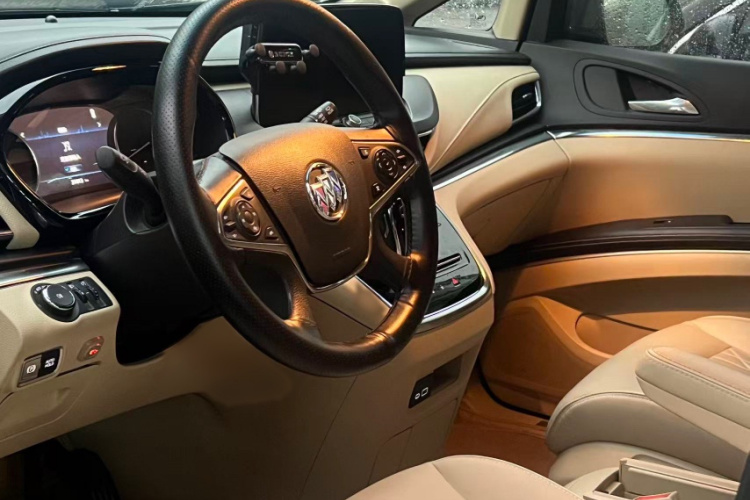 别克GL8 2023款 陆上公务舱 智慧尊贵型中控内饰7003