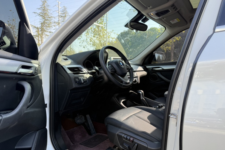 宝马X1 2018款 sDrive18Li 时尚型中控内饰7002